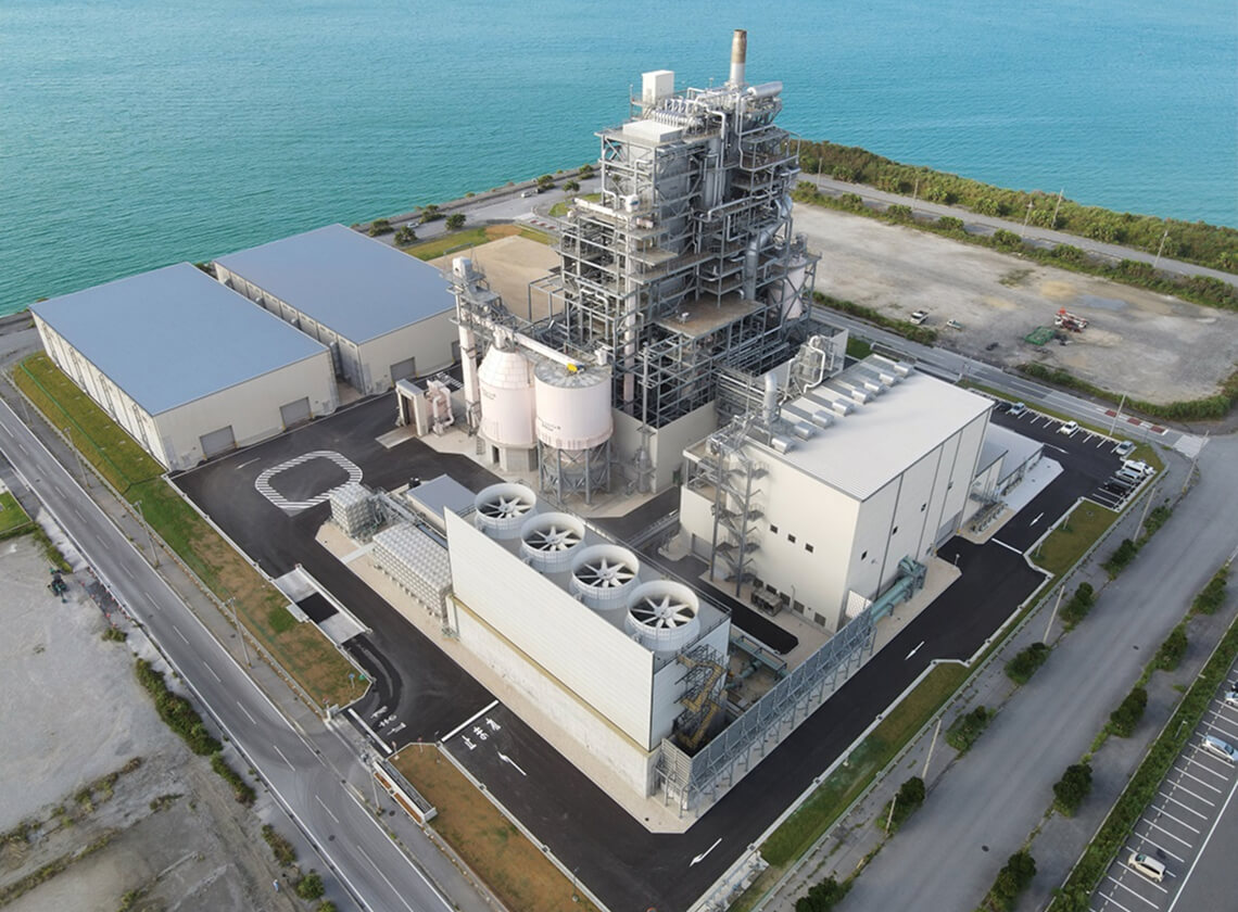 沖縄うるまニューエナジー株式会社 中城バイオマス発電所 画像